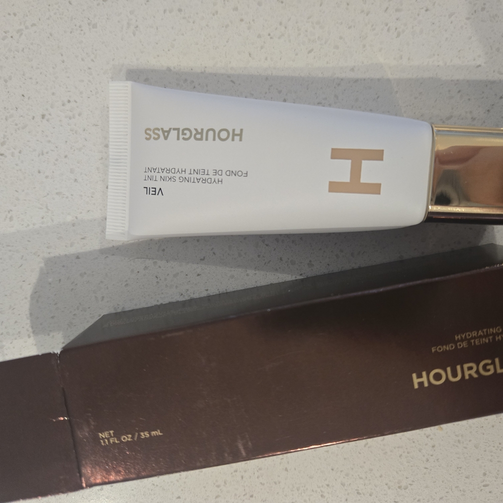 Hourglass Veil Hydrating Skin Tint